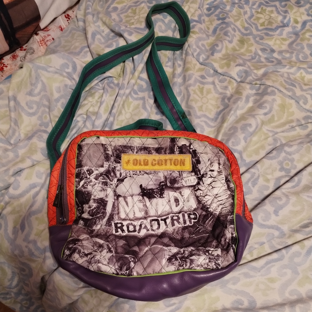 Medium sized bag.